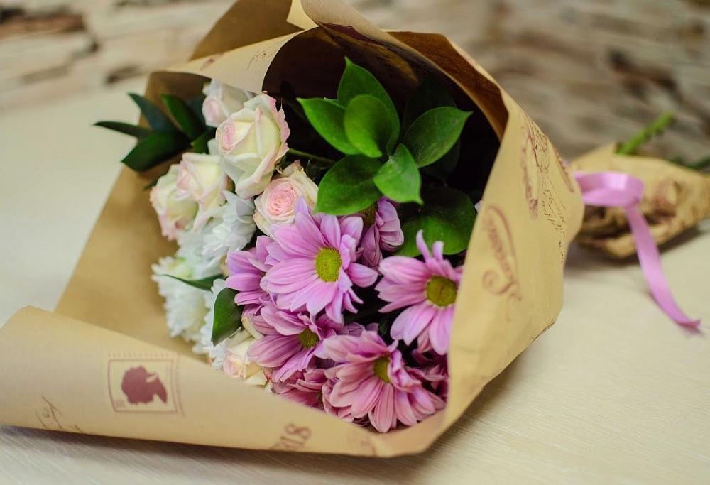 Букет цветов из: Розы и Хризантемы в Вардане