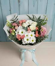 Букет цветов из:  Розы, Лизиантусы и Хризантемы в Вардане