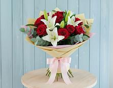 Букет цветов из:  Лилии и Розы в Вардане