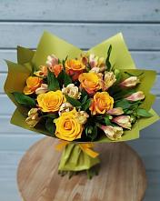 Букет цветов из:  Альстромерии и Розы в Вардане