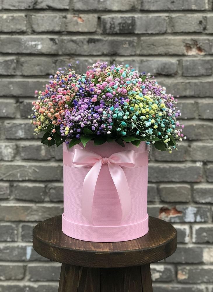 Цветочная композиция из Гипсофила и Розы в шляпной коробке в Вардане