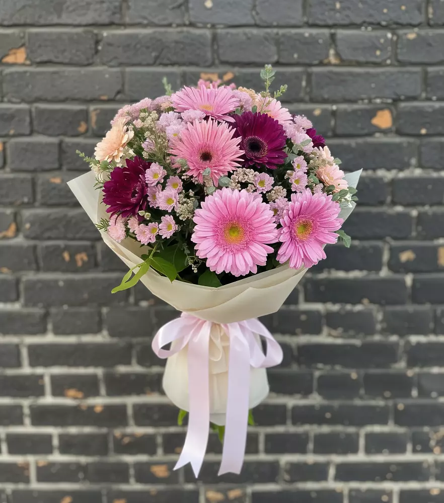 Букет цветов из: Герберы и Хризантемы в Вардане