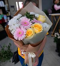 Букет цветов из:  Герберы, Розы и Хризантемы в Вардане
