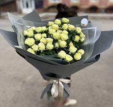 Букет Белые кустовые розы Солинеро в Вардане