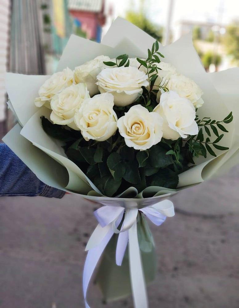 Букет Белые розы Проуд в Вардане