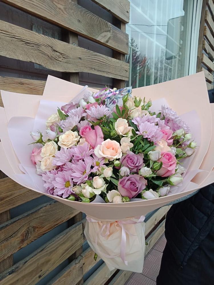 Букет цветов из: Розы и Хризантемы в Вардане