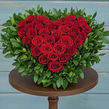 Цветочная композиция из Розы в виде сердца в Вардане