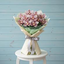 Букет цветов из:  Орхидеи и Розы в Вардане