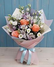 Букет цветов из:  Лизиантусы, Розы, Альстромерии и Гипсофила в Вардане