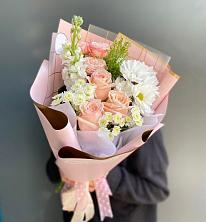 Букет цветов из:  Хризантемы и Розы в Вардане