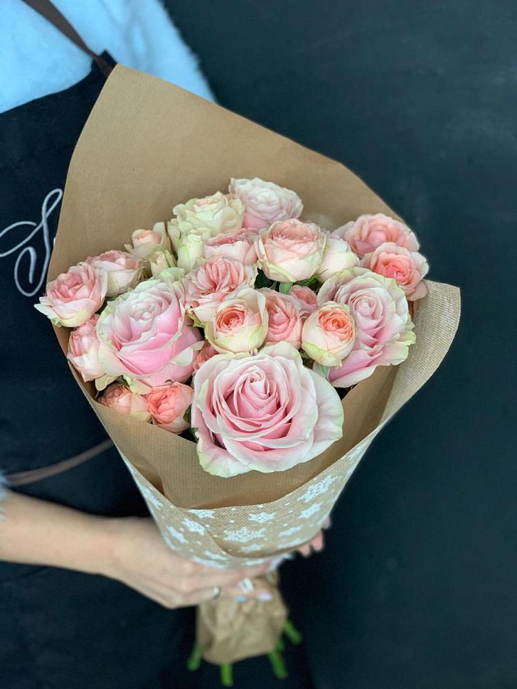 Букет цветов из: Хризантемы и Розы в Вардане