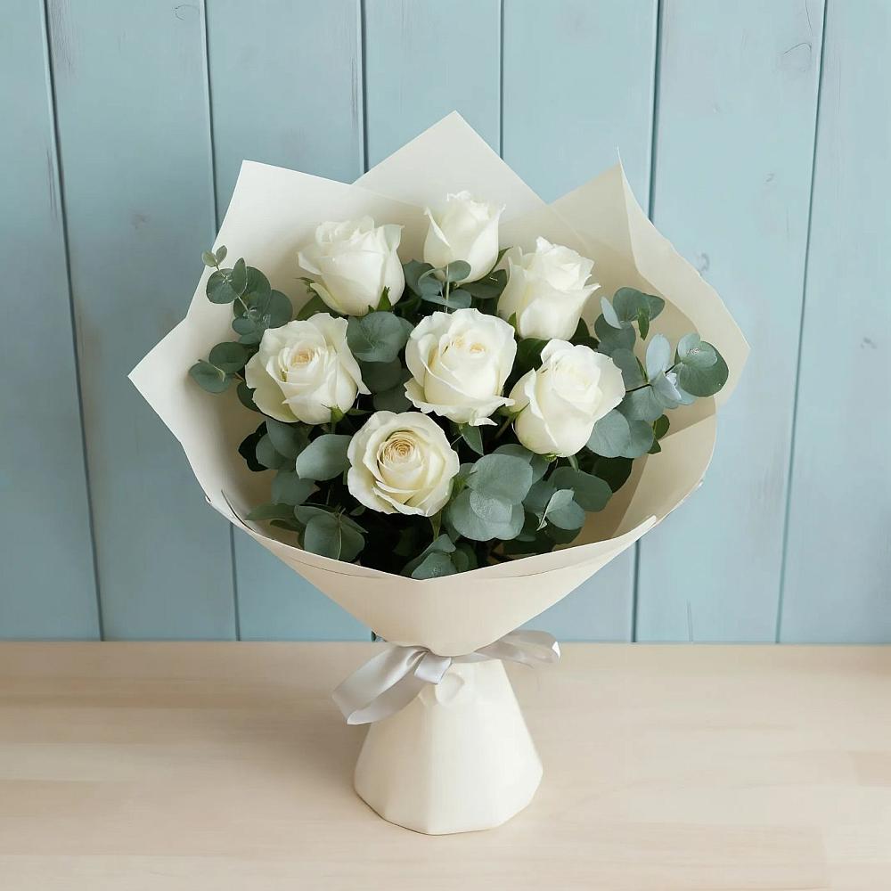 Букет Белые розы в Эвкалипте в Вардане