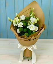 Букет цветов из:  Хризантемы и Лизиантусы в Вардане