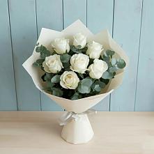 Букет Белые розы в Эвкалипте в Вардане