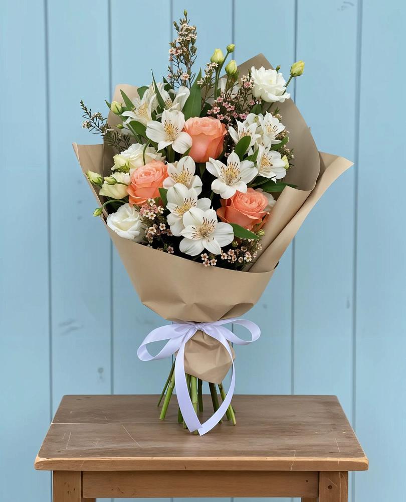 Букет цветов из: Альстромерии, Лизиантусы, Розы и Хризантемы в Вардане